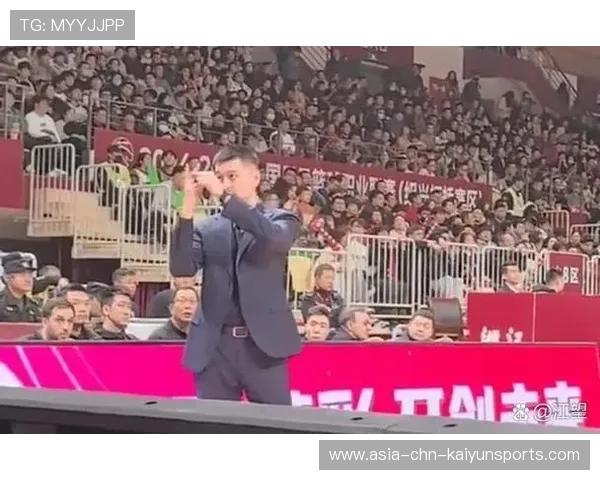 梅总又与球迷争吵现场尴尬